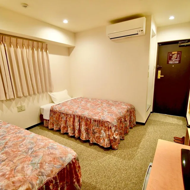 غرفة بسريرين منفصلين، Himeji Ekimae Universal Hotel Minamiguchi 3/5