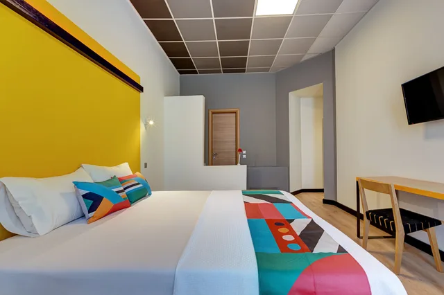 Design, King Bed، Colors Central Ladadika 1/9