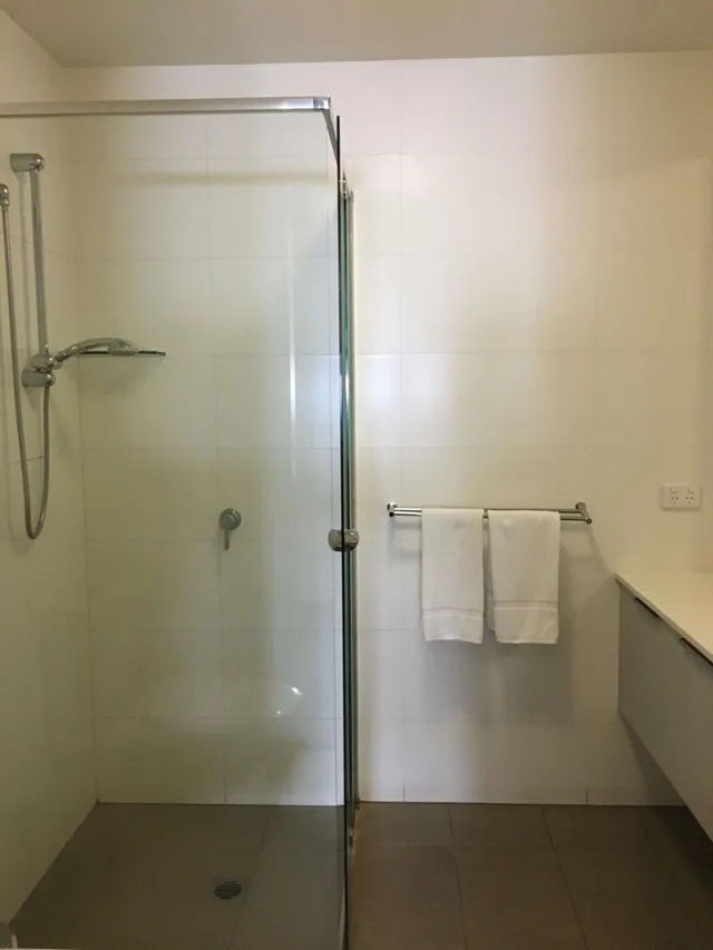 1 Bedroom, Apartment, King Bed, Annex, Best Western the Tudor Box Hill 1/3