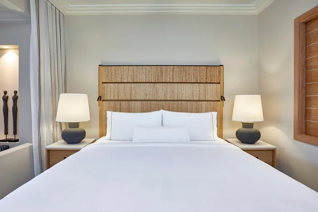غرفة سوبيريور بسرير كينج بإطلالة على الحديقة بشرفة مع أريكة، The Westin Resort, Costa Navarino 10/10
