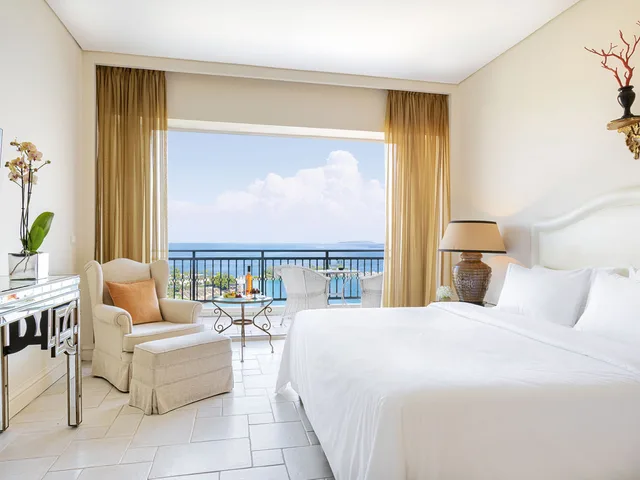غرفة بسرير مزدوج بإطلالة على البحر، Grecotel Eva Palace 1/3