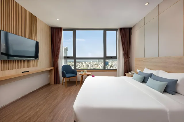 Suite, Queen Bed, City View, G8 Luxury Hotel and Spa Da Nang 1/1