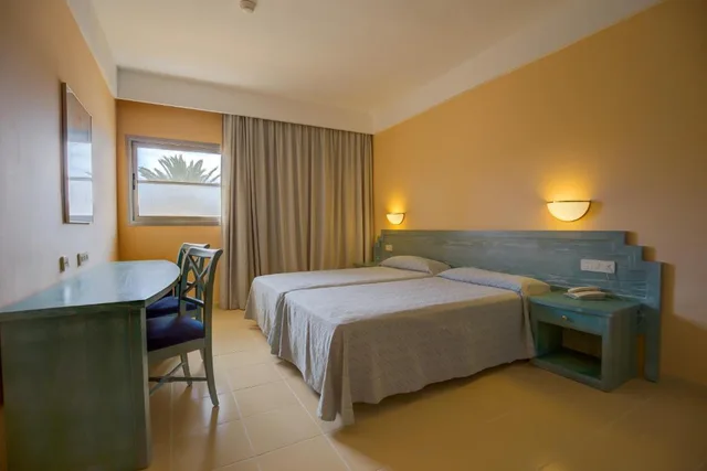 One Bedroom Family Room Balcony or Terrace، SBH Costa Calma Beach Resort 4/5
