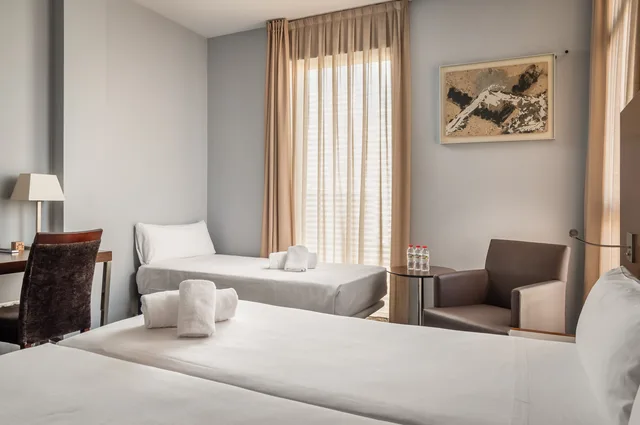 غرفة قياسية ثلاثية، Madanis Hotel 1/5