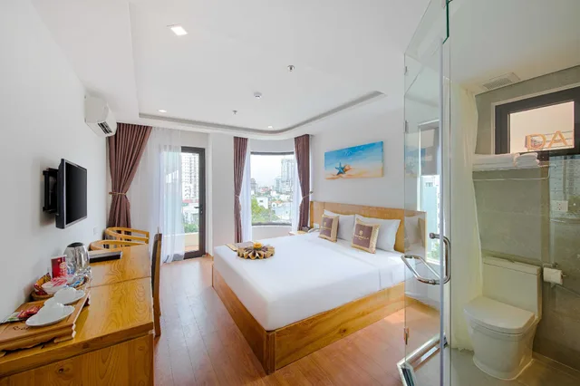 Urban, Queen Bed, Balcony، Rosabella Boutique Hotel 2/2