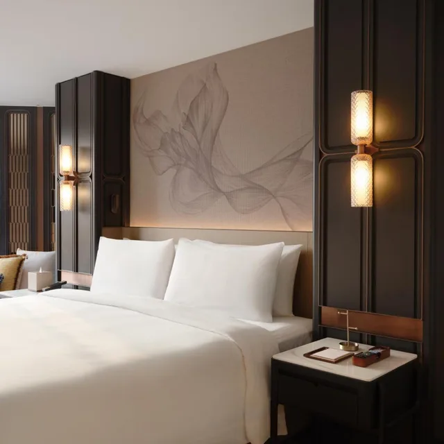 Fairmont Gold, King Bed, Corner، Grand Mercure Bangkok Windsor 1/4