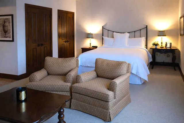 جناح جونيور، Hotel Granduca Houston 1/4