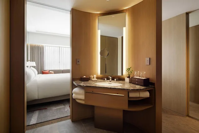 Guest Room, Deluxe, King Bed, City View, JW Marriott Hotel Nara 6/7