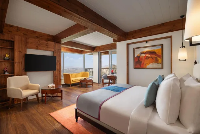 جناح جونيور بشرفة، JuSTa Luxe Hollow Oak Mussoorie 1/1