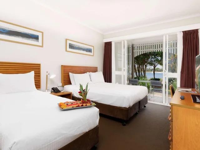 Resort, 1 Queen and 1 Single Bed, Lagoon View، Novotel Sunshine Coast Resort 3/5