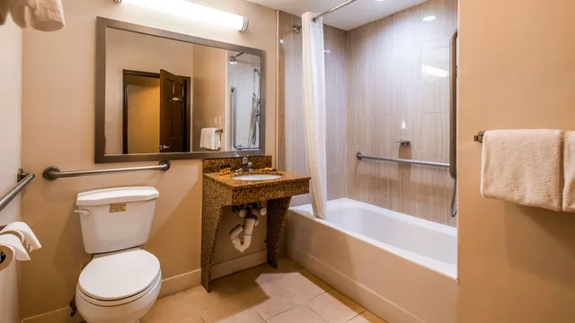 Room, 2 Queen Beds, with View, Accessible, Best Western Plus the Inn And Suites At the Falls 2/2