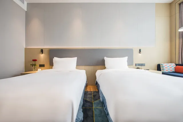 غرفة قياسية بسريرين مزدوجين بإطلالة على المدينة، Holiday Inn Express Shenzhen Nanshan, an IHG Hotel 6/10