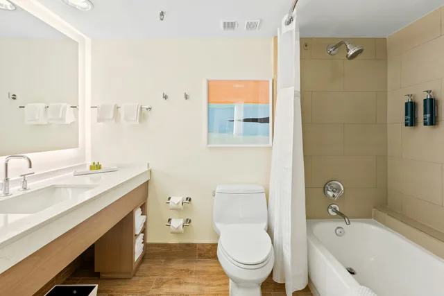 جناح ديلوكس عائلي بسرير كينج بغرفة نوم واحدة، Hilton Sandestin Beach Golf Resort Spa 2/6