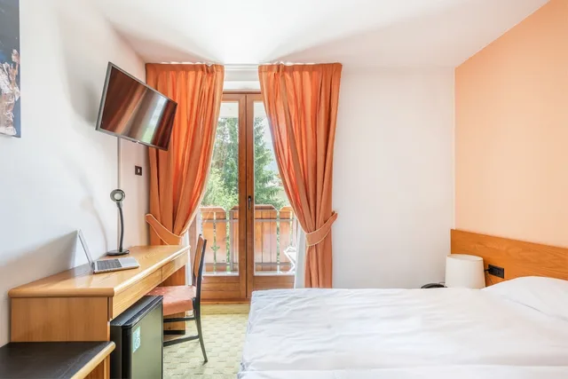 Deluxe, Double Bed, Alpina Hotel 2/9