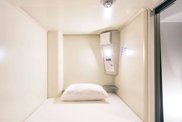Private, Single Bed, Ladies Floor، Capsule Hotel CUBE 3/3