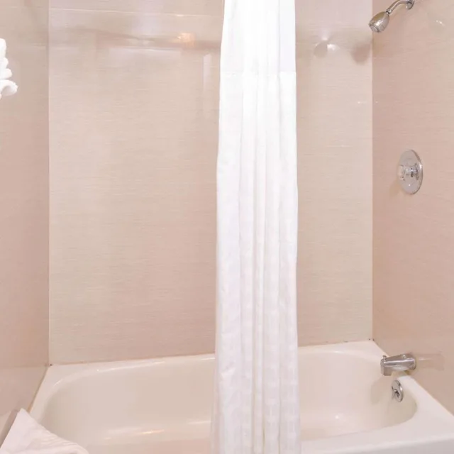 Room, Quadruple, 2 Queen Beds, Rancho Cordova Inn 4/6