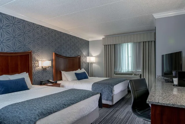 غرفة بسرير كينج وسريرين كوين، Best Western Plus Franklin Square Inn Troy/Albany 1/10