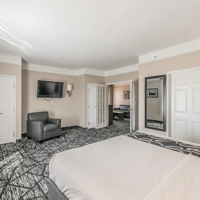 جناح رئاسي بحوض استحمام لذوي الإعاقة، La Quinta Inn and Suites by Wyndham Granbury 3/7