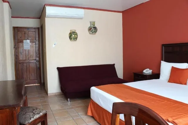 غرفة سوبيريور بسرير كينج، Hotel Oaxaca Dorado 1/2