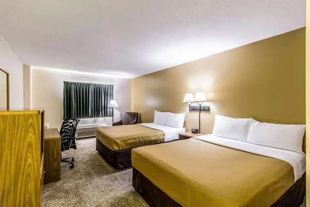 غرفة قياسية بسريرين كوين، Econo Lodge Valley City, ND 2/5