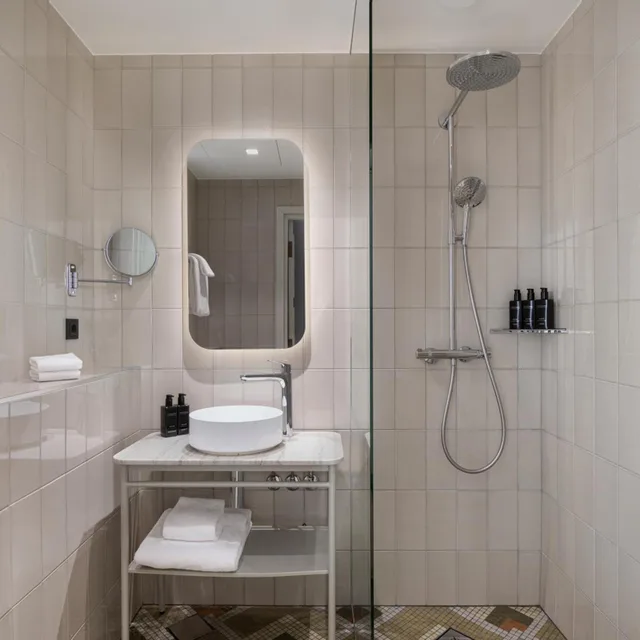 غرفة ديلوكس بسرير كوين، Solo Sokos Hotel Torni Helsinki 9/10