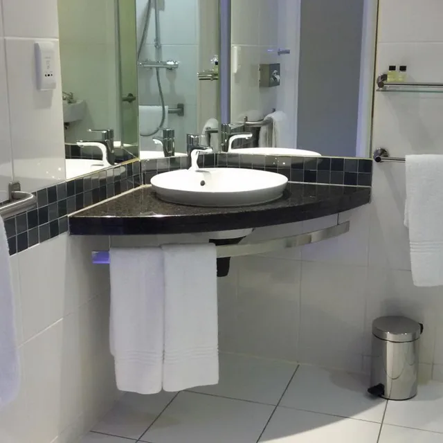غرفة قياسية بسريرين منفصلين للمدخنين لذوي الإعاقة، HOLIDAY INN EXPRESS CAPE TOWN CITY CENTRE 8/10