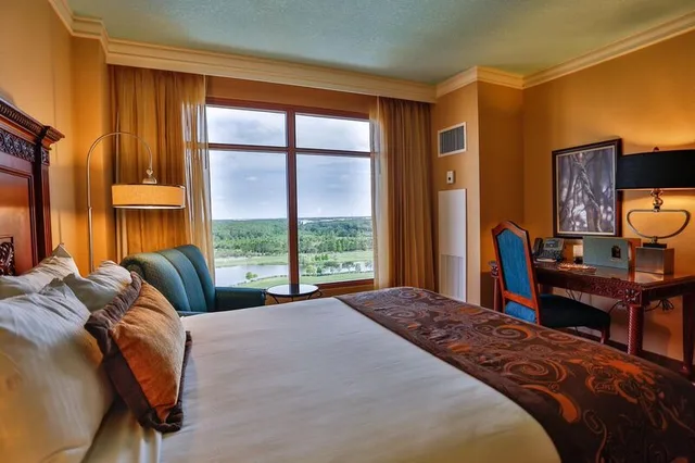 Deluxe Guestroom - One King Bed، Rosen Shingle Creek Hotel 1/4