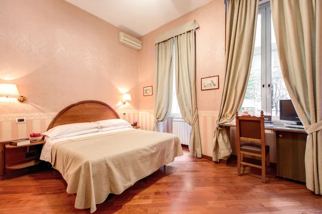 Room, Twin Beds, ST MORITZ 5/10