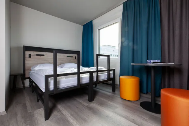 غرفة بسريرين منفصلين، A&O Frankfurt Ostend 2/2