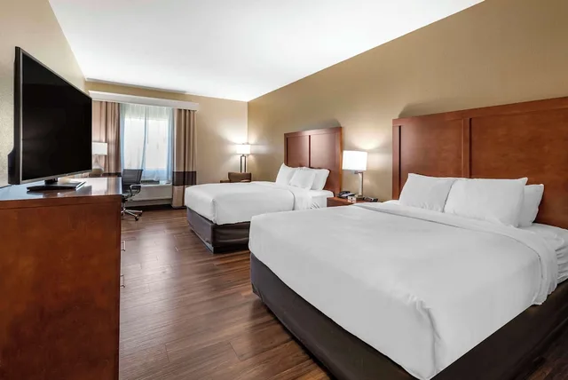 جناح بسريرين كوين مع أريكة، Comfort Inn Crawfordsville 1/3