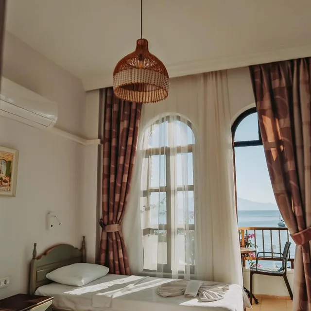 غرفة بسرير مزدوج أو سريرين منفصلين بإطلالة على البحر، Diplomat Hotel 10/10