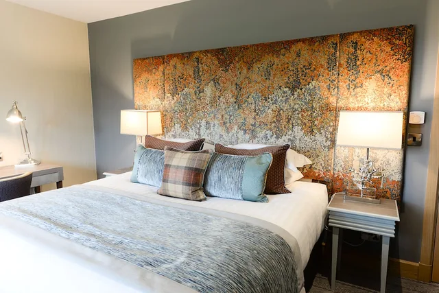Superior, Double or Twin Bed, Fence Gate Lodge 1/2