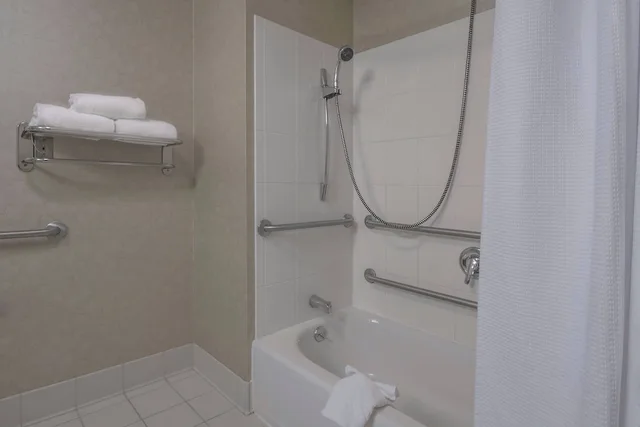 جناح بسرير كينج مع سرير سحّاب إضافي، SpringHill Suites by Marriott Boston Devens Common Center 3/4