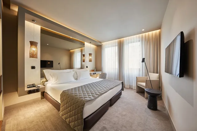Twin room Gallery، PortoBay Teatro 1/2
