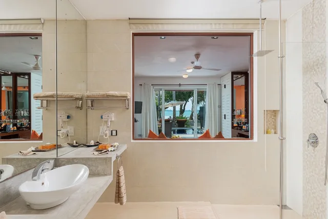 Deluxe, King Bed, Sea View, Plunge Pool, Hot Tub, Coco Bay Unawatuna 3/4