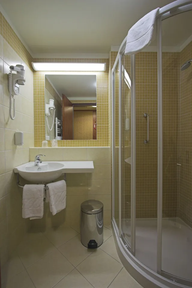 غرفة سوبيريور ثلاثية بسرير مزدوج بشرفة، Benczur Hotel 7/10