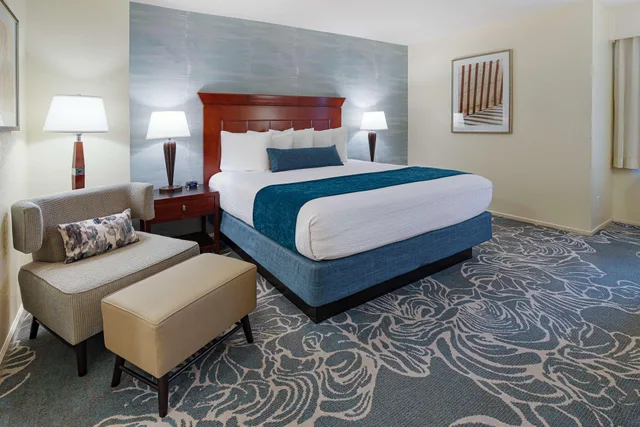 Courtyard, King Bed، Best Western Plus Carpinteria Inn 2/8