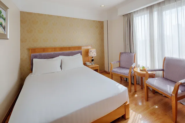 King Bed, No Window، Silverland Ben Thanh Hotel 1/10