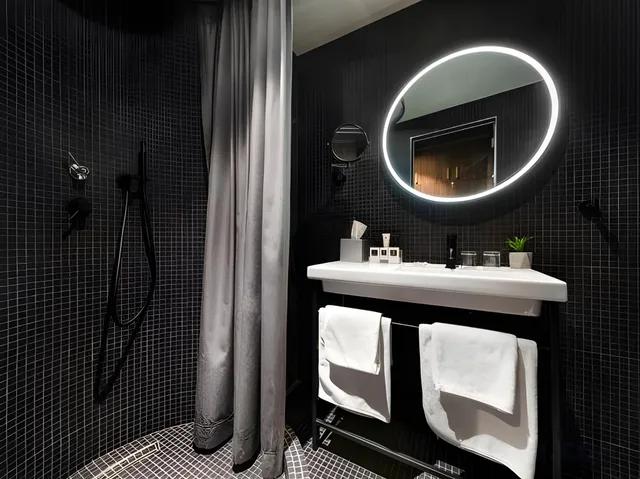 غرفة بسرير كوين بإطلالة على النهر، Hotel Clark Budapest 3/3
