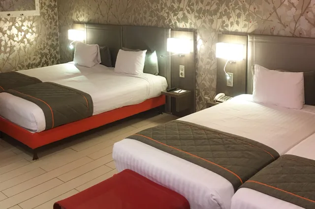 غرفة رباعية، Timhotel Invalides Eiffel 1/6