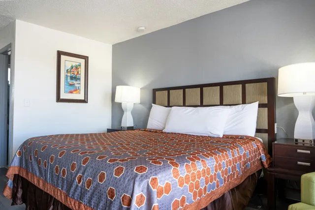 غرفة بسرير كينج لغير المدخنين، OYO Hotel Ocala FL I-75 3/7