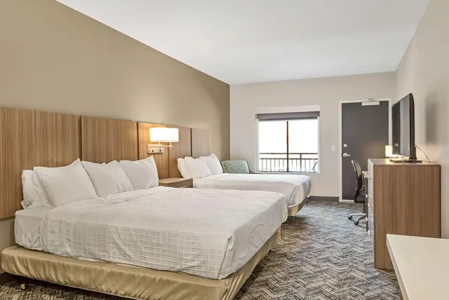 غرفة قياسية بسرير كينج وسرير كوين بشرفة مع أريكة لذوي الإعاقة، Best Western Plus Zion Canyon Inn & Suites 5/10