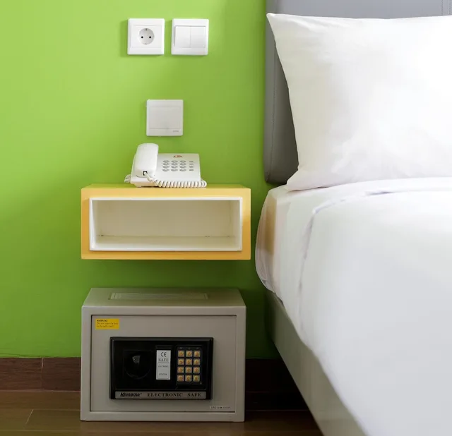 Smart, Twin Beds، Amaris Hotel Juanda 2/2