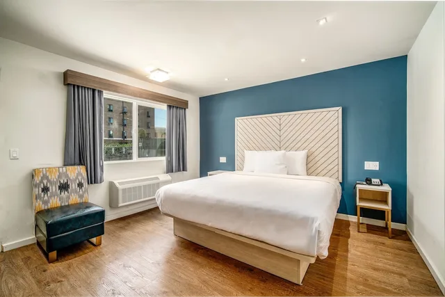 غرفة بسرير كينج، Trend Hotel at LAX Airport 1/3