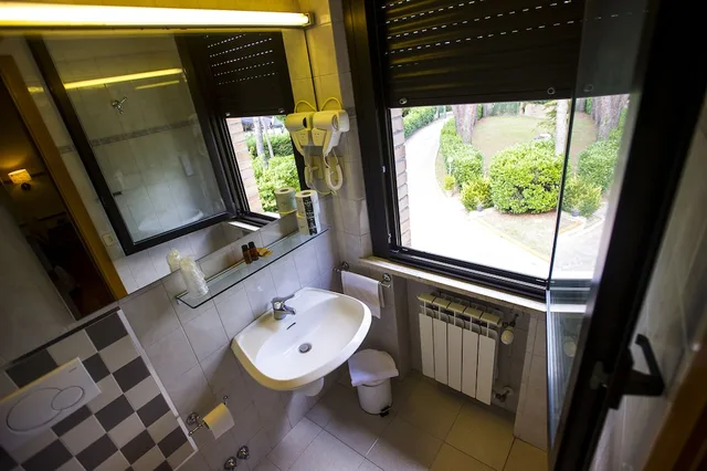غرفة كومفورت ثلاثية بسرير كوين وسرير فردي، Hotel Ai Tufi 10/10