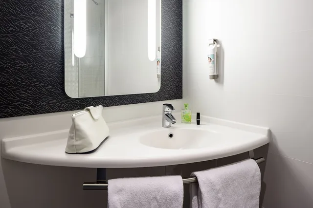 Room, Double Bed, Ibis Jerez De La Frontera 8/8