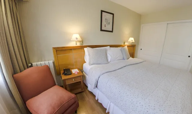 غرفة قياسية ثلاثية بسرير مزدوج وسرير فردي، Hotel Nahuel Huapi 6/10