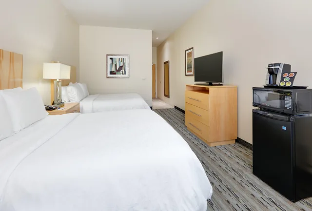 Suite, 2 Queen Beds, Extra Floor Space, Sofa، Holiday Inn Express Suites San Antonio Brooks City Base 1/2
