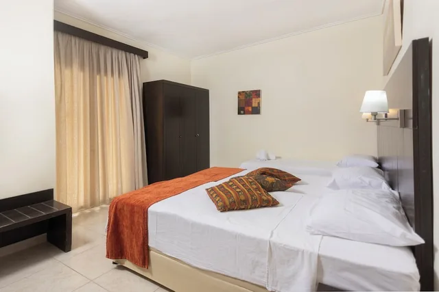 غرفة ثلاثية بثلاثة أسرّة، Hanioti Grandotel 1/5