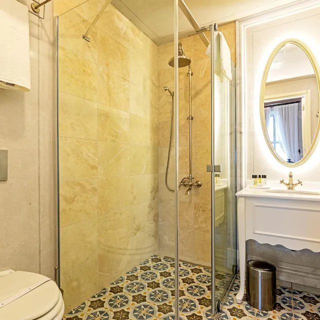 جناح بسرير كينج بإطلالة على البحر، Meroddi Barnathan Hotel 4/4